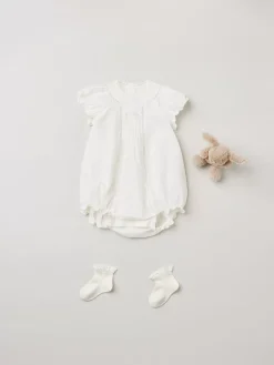 Bonpoint Baby Dobby Voile Romper Milk White |Newborn & Baby Pants, Bloomers, And Rompers